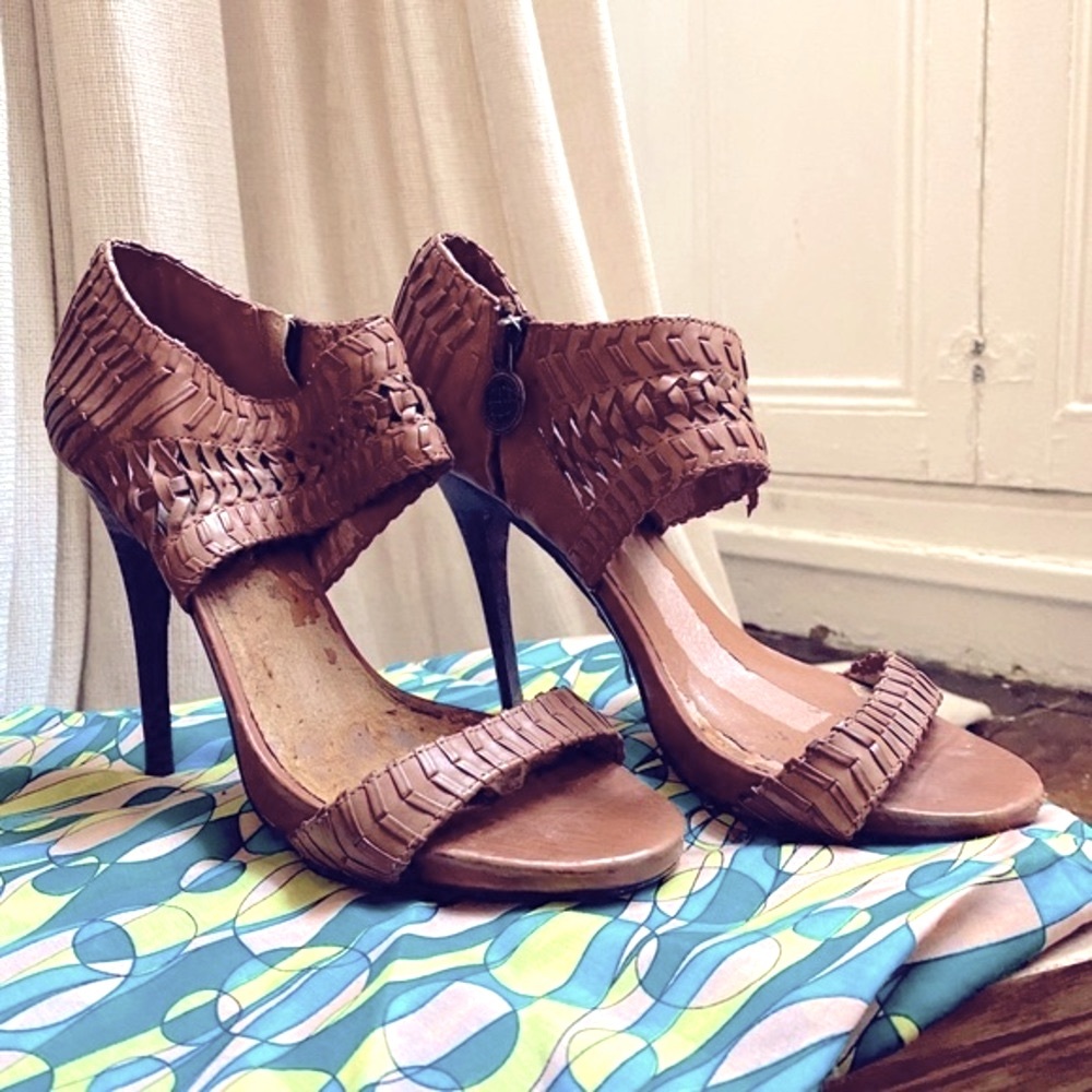 Sexy Max Studio 5 inch Heels - Size 7